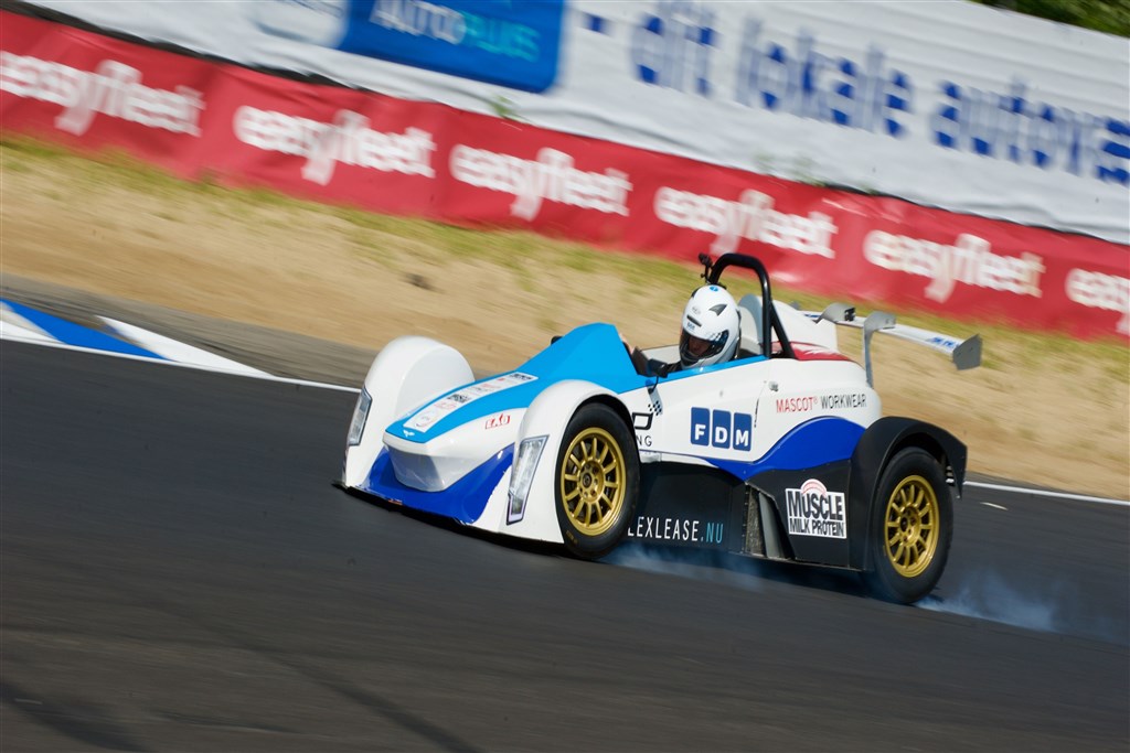 I FDM sport kan unge drenge og piger dyrke deres interesse i motorsport og træne mod at blive fremtidens motorsportsstjerner.
(Foto: FDM)